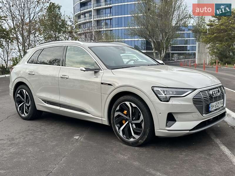 Внедорожник / Кроссовер Audi e-tron 2019 в Одессе фото 10 Внедорожник / Кроссовер Audi e-tron 2019 в Одессе