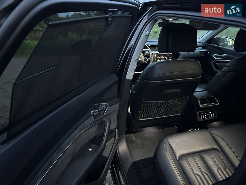 Внедорожник / Кроссовер Audi e-tron 2019 в Ужгороде