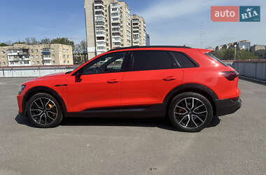 Внедорожник / Кроссовер Audi e-tron 2020 в 