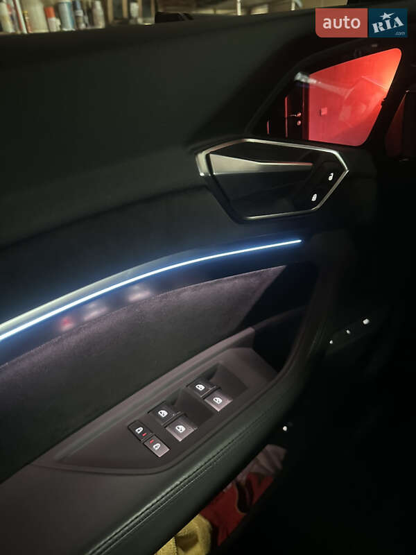 Внедорожник / Кроссовер Audi e-tron 2020 в Киеве
