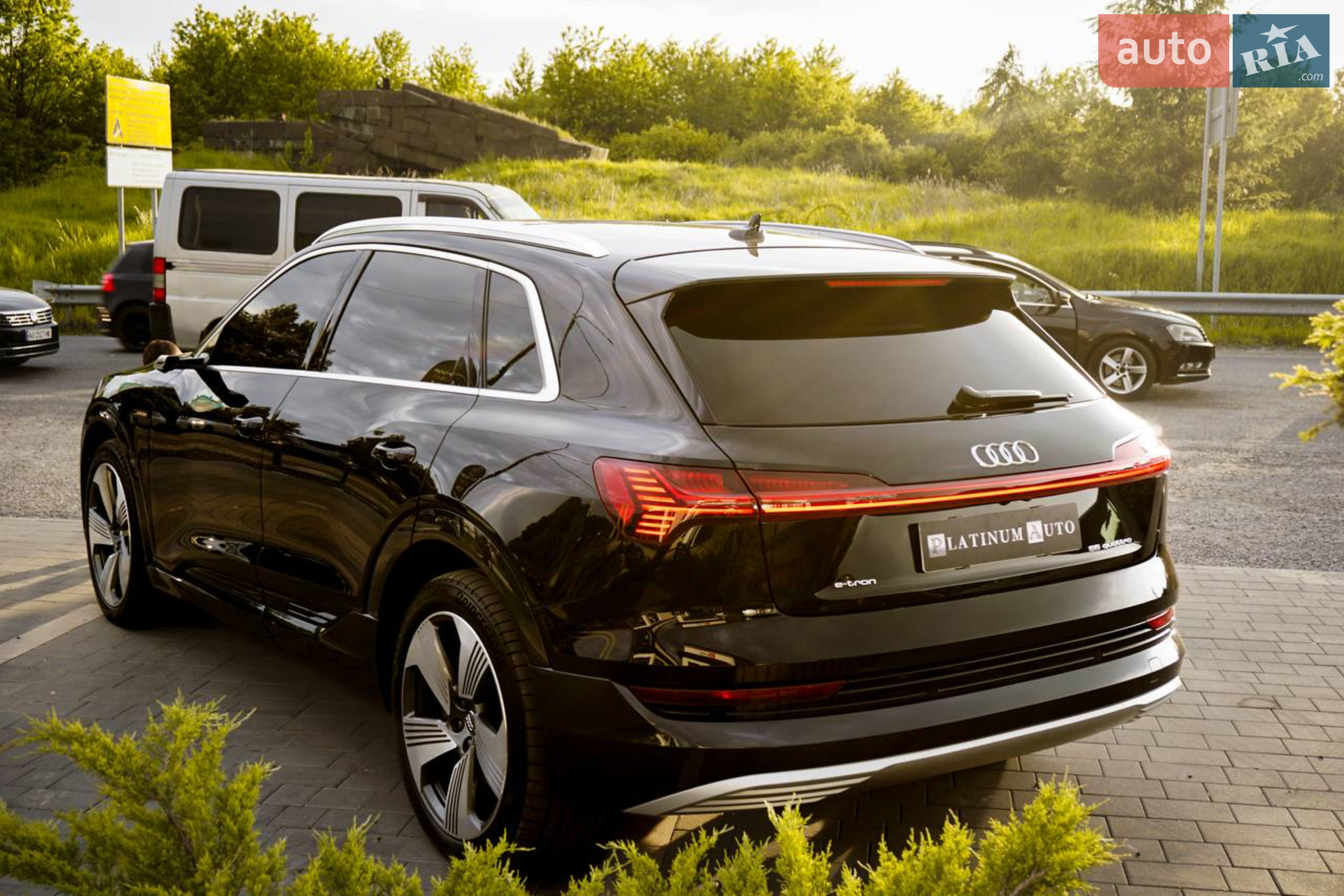 Audi e-tron 2019 VIN WAUZZZGE1KB005506 фото оголошення 5 з 5