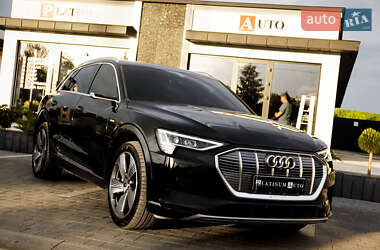 Внедорожник / Кроссовер Audi e-tron 2019 в 