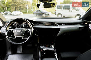 Внедорожник / Кроссовер Audi e-tron 2019 в 