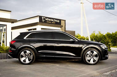 Внедорожник / Кроссовер Audi e-tron 2019 в 