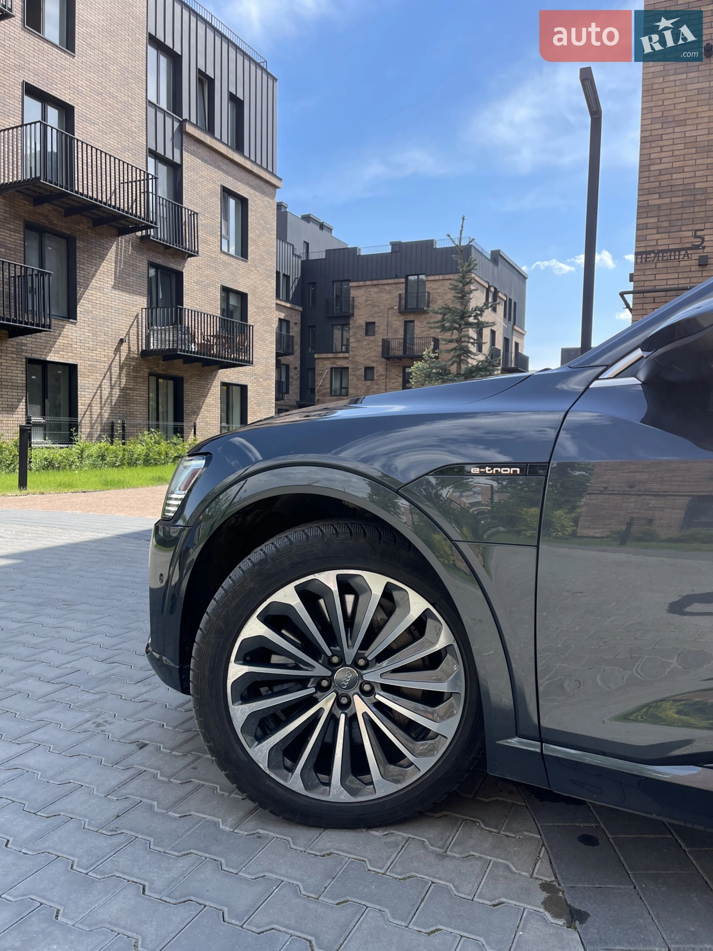 2019 Audi e-tron - мініатюра 5