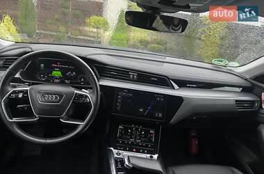 Позашляховик / Кросовер Audi e-tron 2021 в 