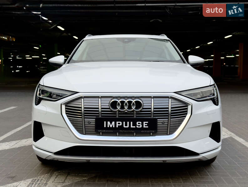 Внедорожник / Кроссовер Audi e-tron 2019 в Киеве