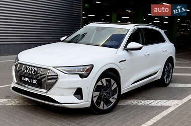 Внедорожник / Кроссовер Audi e-tron 2019 в 