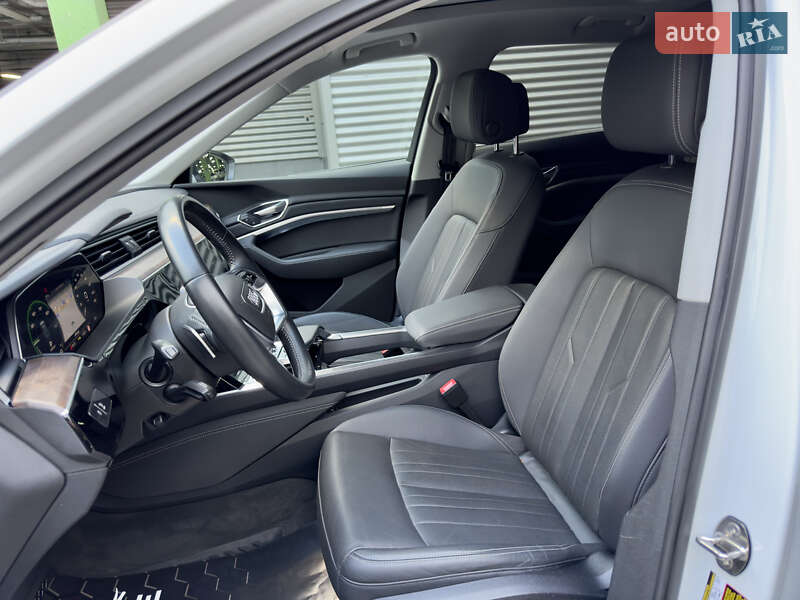 Внедорожник / Кроссовер Audi e-tron 2019 в Киеве