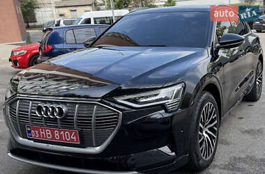 Позашляховик / Кросовер Audi e-tron 2020 в 