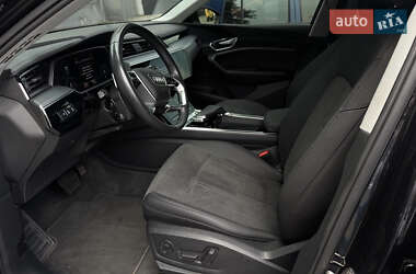 Позашляховик / Кросовер Audi e-tron 2020 в 