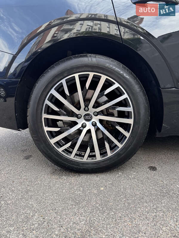 Внедорожник / Кроссовер Audi e-tron 2019 в Днепре