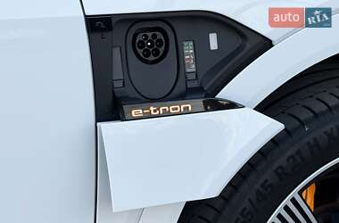 Внедорожник / Кроссовер Audi e-tron 2020 в 