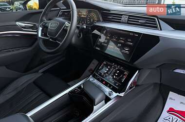 Внедорожник / Кроссовер Audi e-tron 2020 в 