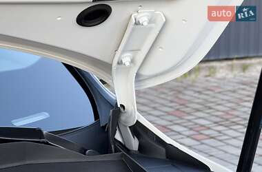 Внедорожник / Кроссовер Audi e-tron 2020 в 
