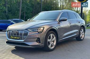 Позашляховик / Кросовер Audi e-tron 2019 в 