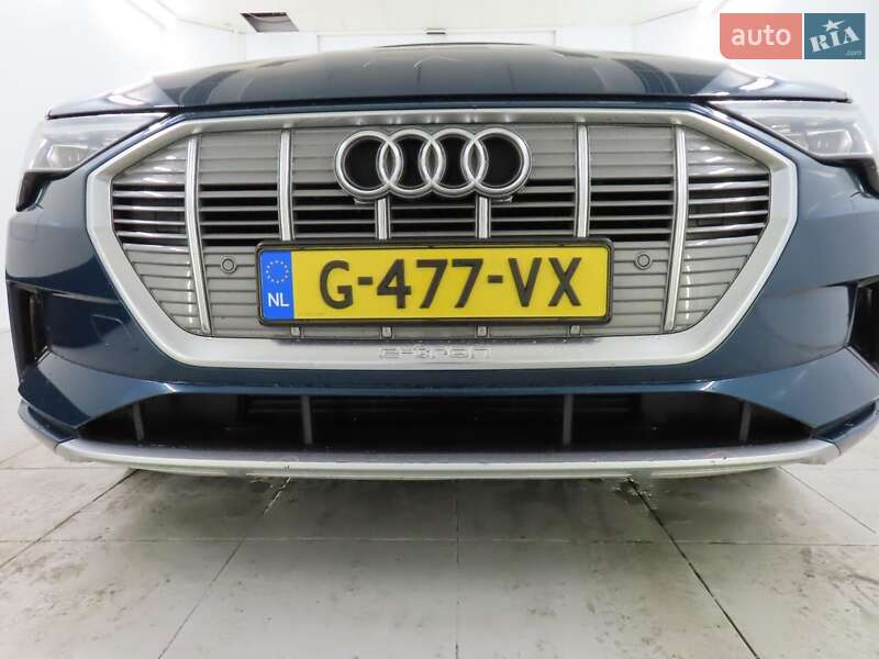 Позашляховик / Кросовер Audi e-tron 2019 в Києві фото 17 Позашляховик / Кросовер Audi e-tron 2019 в Києві