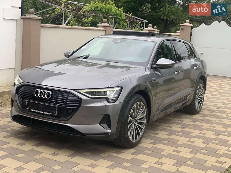 Внедорожник / Кроссовер Audi e-tron 2020 в 
