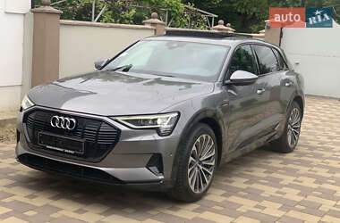 Позашляховик / Кросовер Audi e-tron 2020 в 