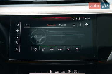 Позашляховик / Кросовер Audi e-tron 2019 в 