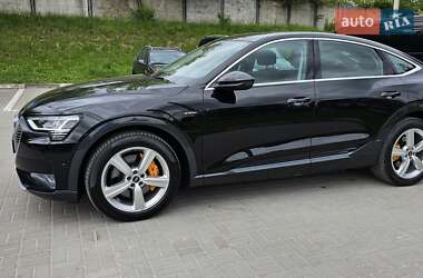 Позашляховик / Кросовер Audi e-tron 2021 в 