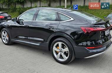 Позашляховик / Кросовер Audi e-tron 2021 в 