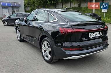 Позашляховик / Кросовер Audi e-tron 2021 в 