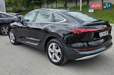 Позашляховик / Кросовер Audi e-tron 2021 в 