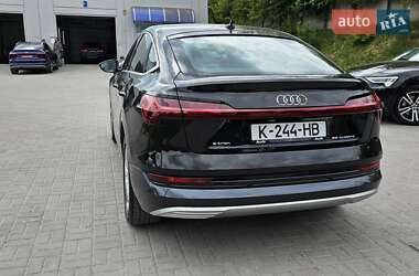 Позашляховик / Кросовер Audi e-tron 2021 в 