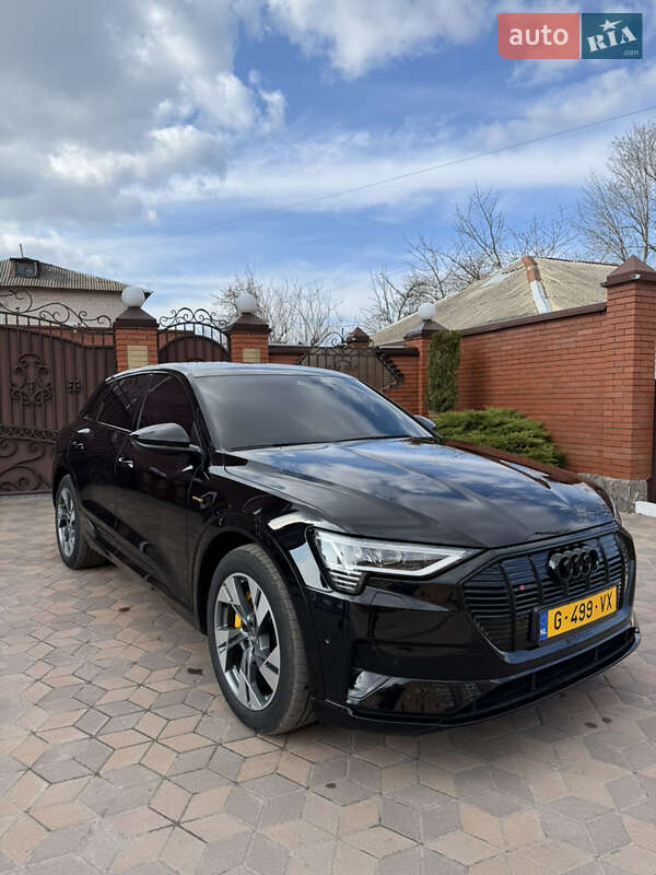 Позашляховик / Кросовер Audi e-tron 2020 в 
