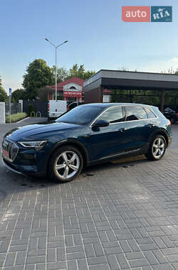 Внедорожник / Кроссовер Audi e-tron 2019 в 