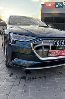 Внедорожник / Кроссовер Audi e-tron 2019 в 