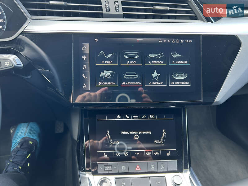Позашляховик / Кросовер Audi e-tron 2022 в Києві