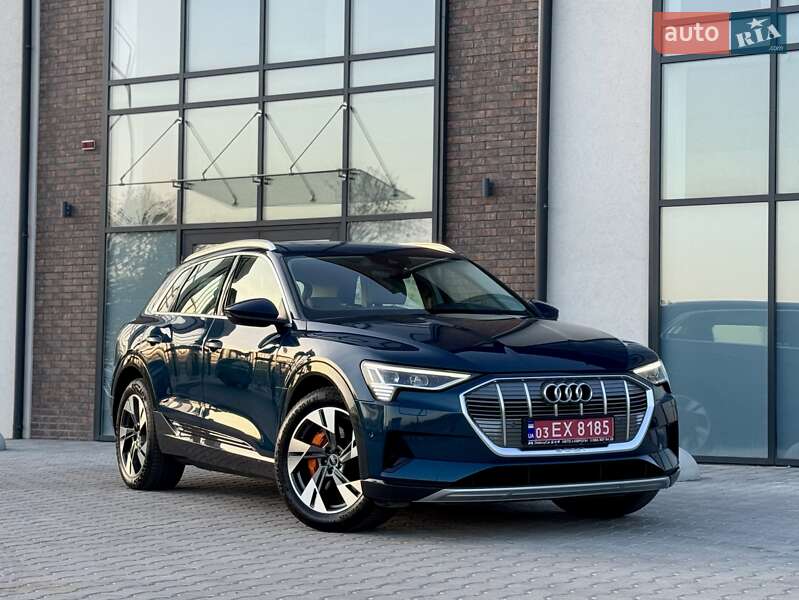 Внедорожник / Кроссовер Audi e-tron 2021 в 