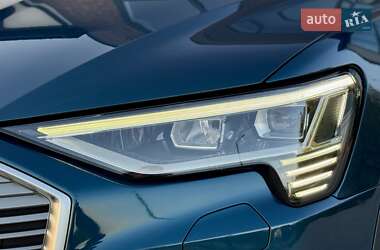 Внедорожник / Кроссовер Audi e-tron 2021 в 