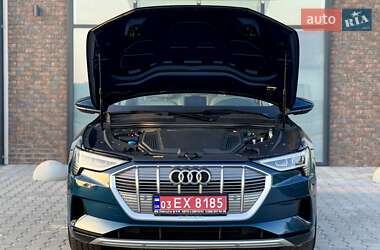 Внедорожник / Кроссовер Audi e-tron 2021 в 