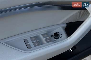 Внедорожник / Кроссовер Audi e-tron 2021 в 