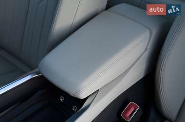 Внедорожник / Кроссовер Audi e-tron 2021 в 