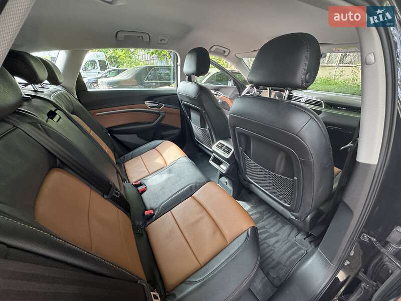 Внедорожник / Кроссовер Audi e-tron 2019 в Львове