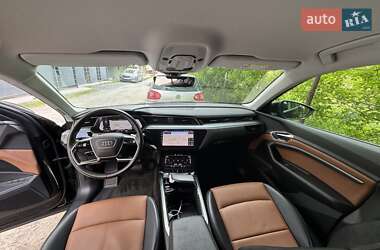 Audi e-tron 2019