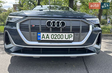 Внедорожник / Кроссовер Audi e-tron 2021 в 