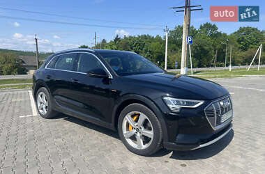 Внедорожник / Кроссовер Audi e-tron 2022 в 