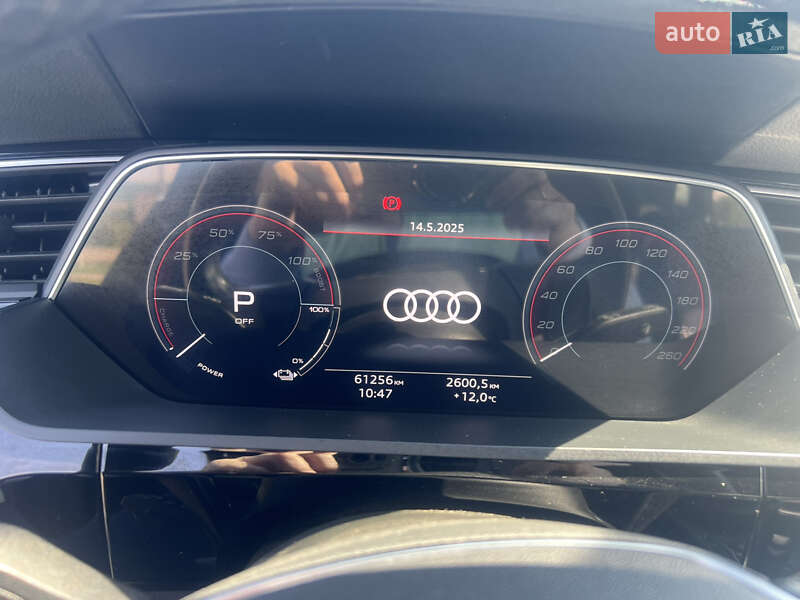 Позашляховик / Кросовер Audi e-tron 2022 в Заліщиках