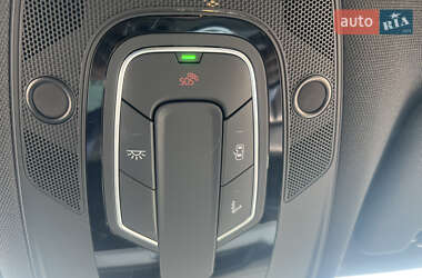 Внедорожник / Кроссовер Audi e-tron 2022 в 