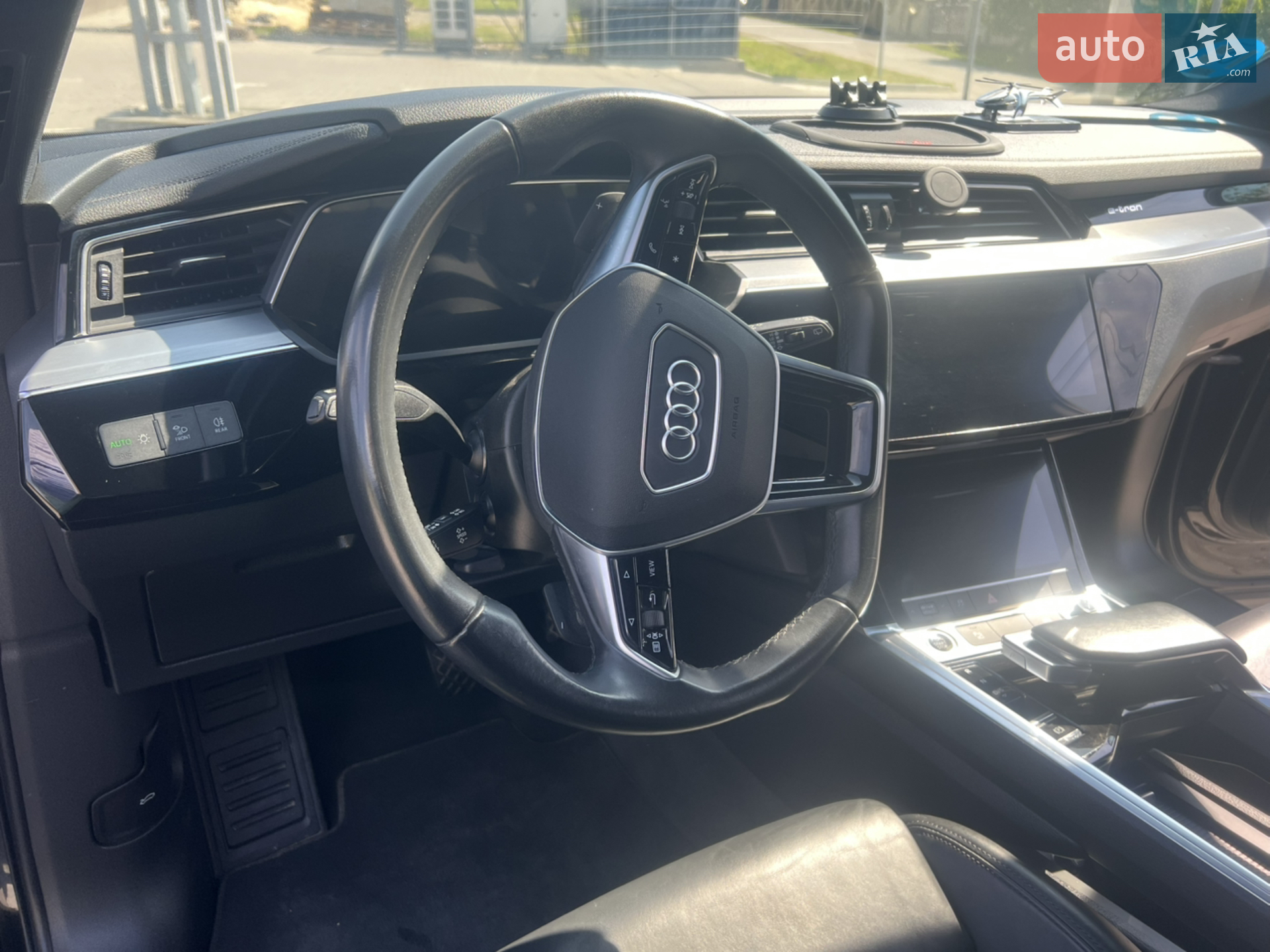 2022 Audi e-tron - мініатюра 22