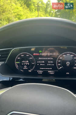 Внедорожник / Кроссовер Audi e-tron 2022 в 