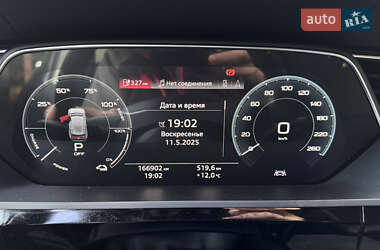 Внедорожник / Кроссовер Audi e-tron 2019 в 