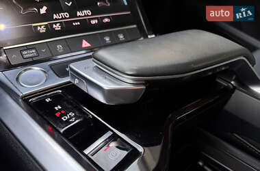 Внедорожник / Кроссовер Audi e-tron 2019 в 