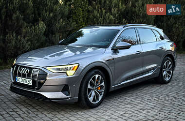 Внедорожник / Кроссовер Audi e-tron 2021 в 