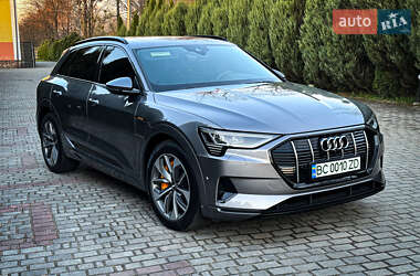 Внедорожник / Кроссовер Audi e-tron 2021 в 